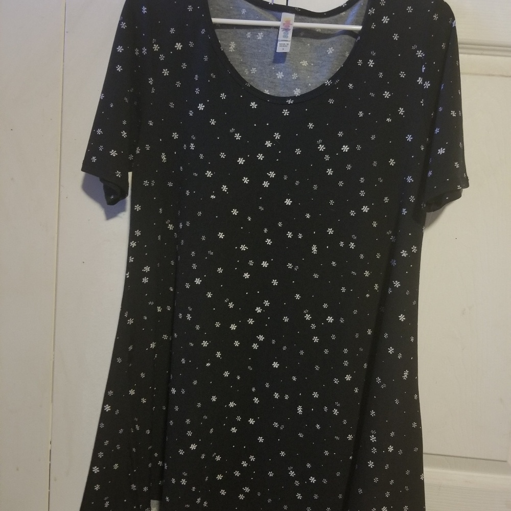Size S Lularoe Perfect T